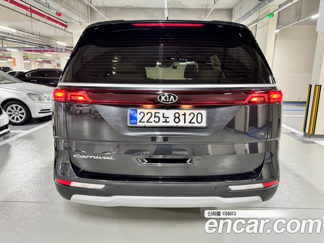 Kia Carnival 9-Seater Prestige — пробег 59 500 км — фото 4 из 5