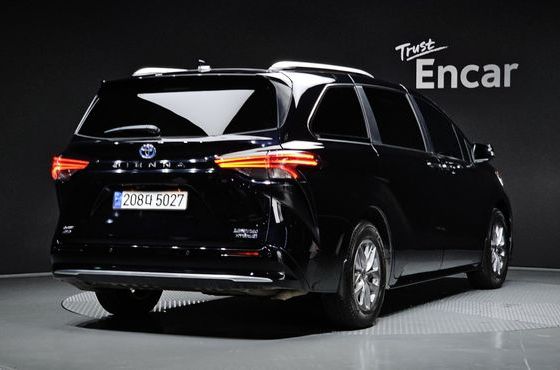 Toyota Sienna 2.5 Hybrid AWD — пробег 21 555 км — фото 2 из 5
