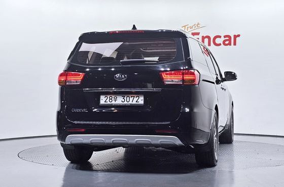 Kia Carnival 9-seater Luxury — пробег 99 244 км — фото 4 из 5