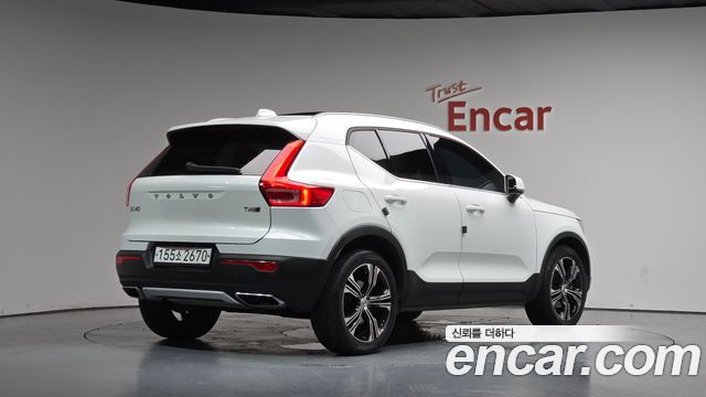 Volvo XC40 T4 Inscription — пробег 74 985 км — фото 2 из 5