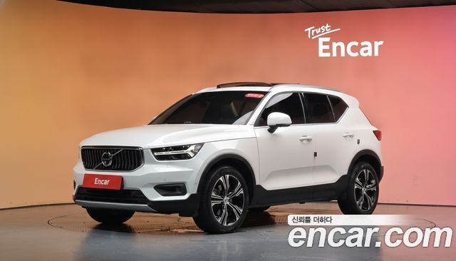 Volvo XC40 T4 Inscription — пробег 74 985 км — фото 1 из 5
