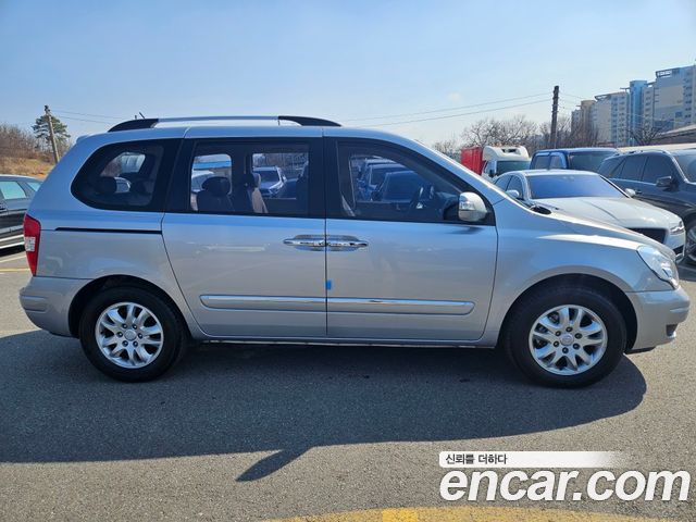 Kia Carnival New Carnival GLX High-Deluxe — пробег 192 000 км — фото 2 из 5