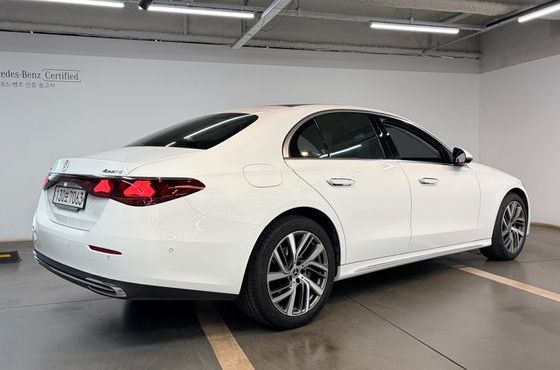 Mercedes-Benz E-Class E220d 4MATIC Exclusive — пробег 20 070 км — фото 2 из 5