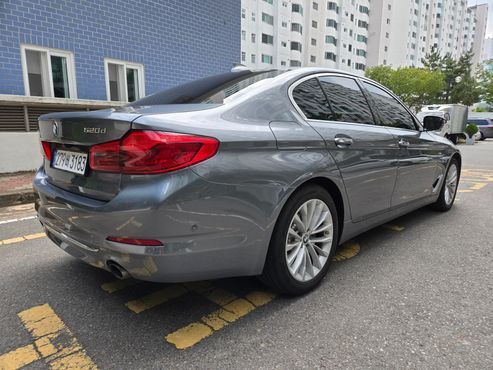 BMW 5-Series 520d Luxury Plus — пробег 101 796 км — фото 4 из 5