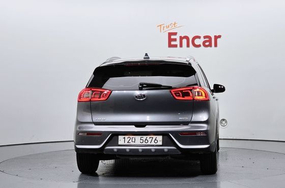 Kia Niro Noblesse — пробег 195 325 км — фото 4 из 5