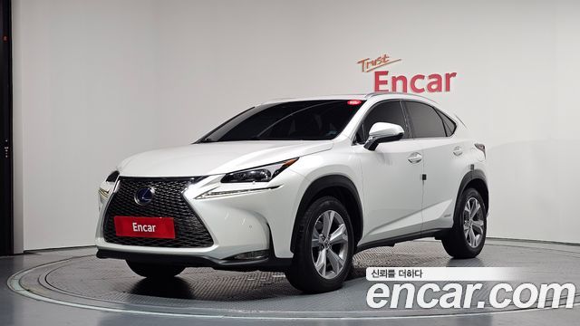 Lexus NX Executive — пробег 126 576 км — фото 1 из 5