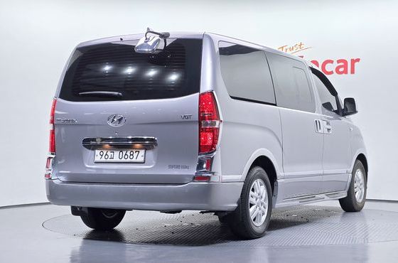 Hyundai Starex Van 5-Seater Modern — пробег 119 575 км — фото 2 из 5