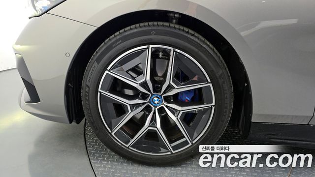 BMW i5 eDrive 40 M Sport — пробег 16 659 км — фото 5 из 5