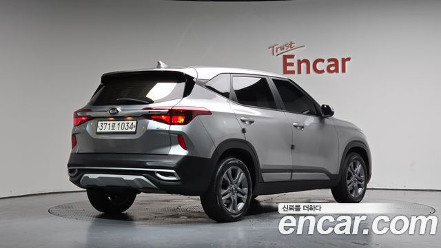 Kia Seltos из Кореи Encar