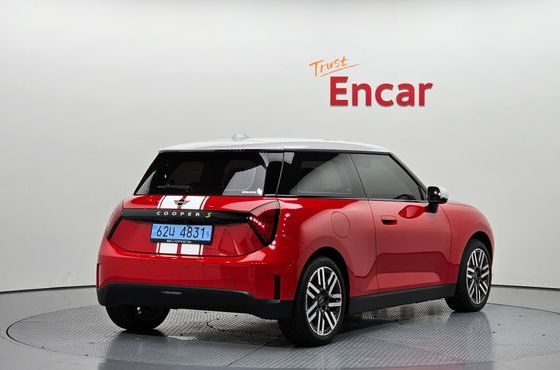 Mini Cooper SE Classic — пробег 139 км — фото 2 из 5
