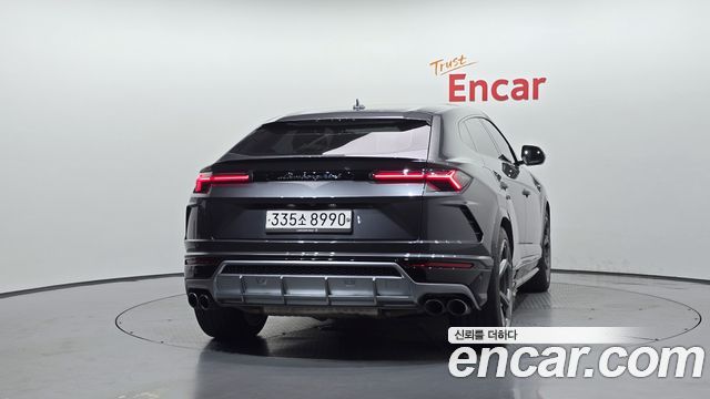 Lamborghini Urus из Кореи Encar