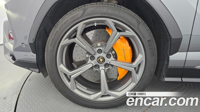 Lamborghini Urus из Кореи Encar