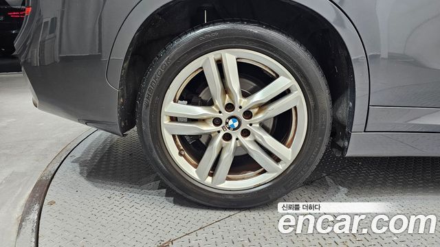 BMW X1 xDrive 20d M Sport package — пробег 122 507 км — фото 5 из 5