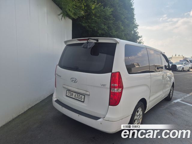 Hyundai Starex 11-Seater Wagon CVX Luxury — пробег 136 605 км — фото 2 из 5