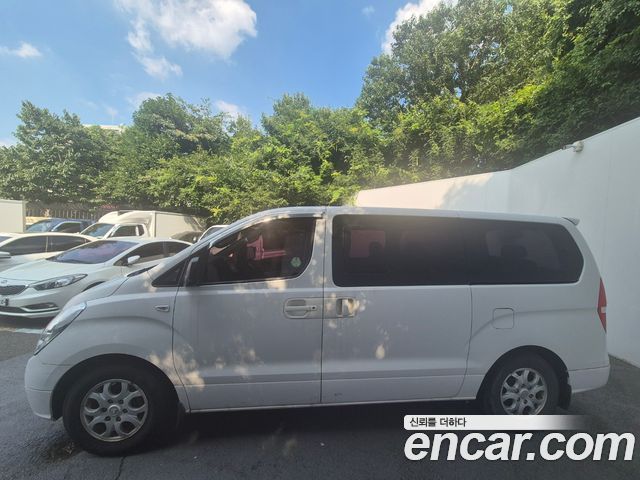 Hyundai Starex 11-Seater Wagon CVX Luxury — пробег 136 605 км — фото 3 из 5