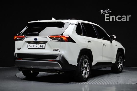 Toyota RAV4 2.5 4WD Hybrid — пробег 132 628 км — фото 2 из 5