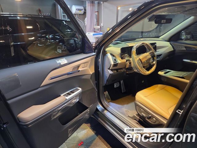 Kia EV5 Standard 2WD Earth — пробег 1 800 км — фото 2 из 5