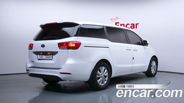 Kia Carnival 11-seater Deluxe — пробег 120 783 км — фото 2 из 5