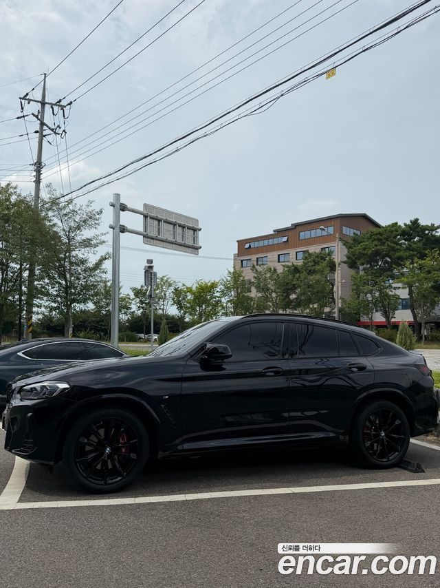 BMW X4 xDrive20i M Sports Pro — пробег 30 000 км — фото 1 из 5
