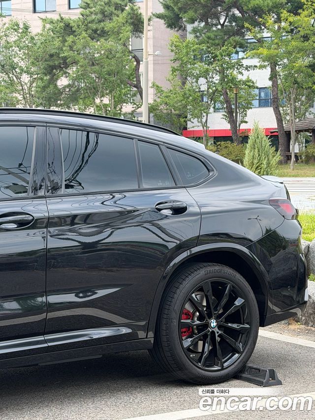 BMW X4 xDrive20i M Sports Pro — пробег 30 000 км — фото 3 из 5