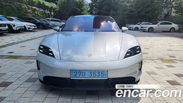Porsche Taycan GTS — пробег 35 000 км — фото 3 из 5