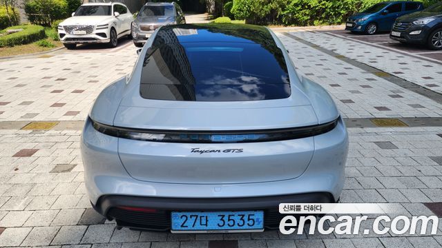 Porsche Taycan GTS — пробег 35 000 км — фото 4 из 5