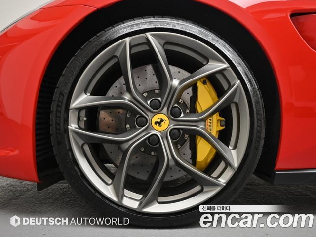 Ferrari GTC4 Lusso из Кореи Encar