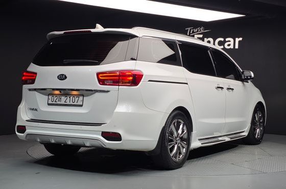 Kia Carnival 9-Seater Noblesse — пробег 111 096 км — фото 2 из 5