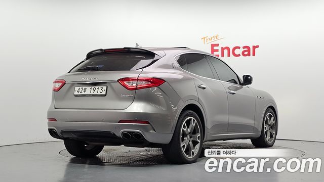 Maserati Levante из Кореи Encar