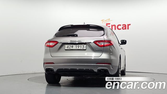 Maserati Levante из Кореи Encar