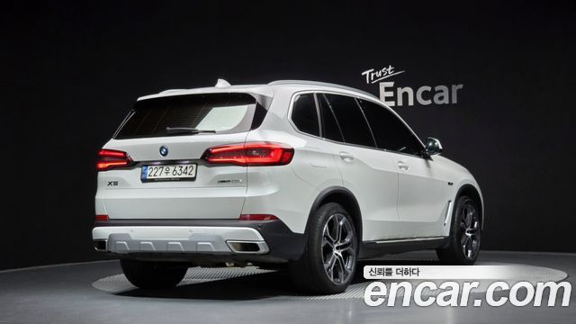 BMW X5 xDrive 45e xLine — пробег 118 762 км — фото 2 из 5