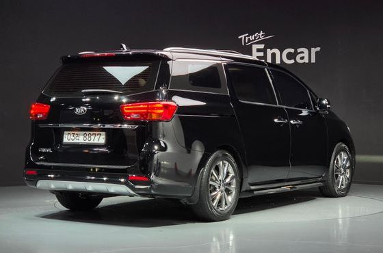 Kia Carnival 9-Seater Prstige — пробег 113 179 км — фото 2 из 5