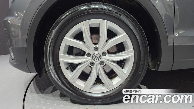 Volkswagen Tiguan 2.0 TDI Premium — пробег 81 403 км — фото 5 из 5