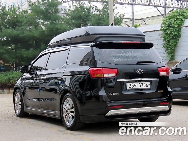 Kia Carnival 7-seater Hi-limousine VIP — пробег 137 319 км — фото 3 из 5