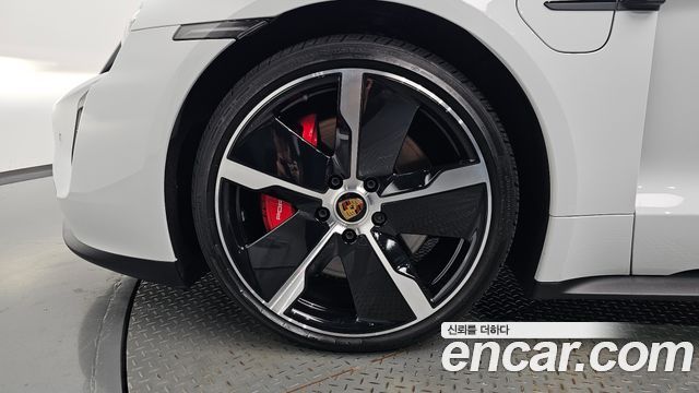 Porsche Taycan из Кореи Encar