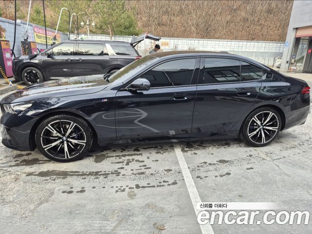 BMW 5-Series 530i xDrive M Sport — пробег 15 023 км — фото 3 из 5