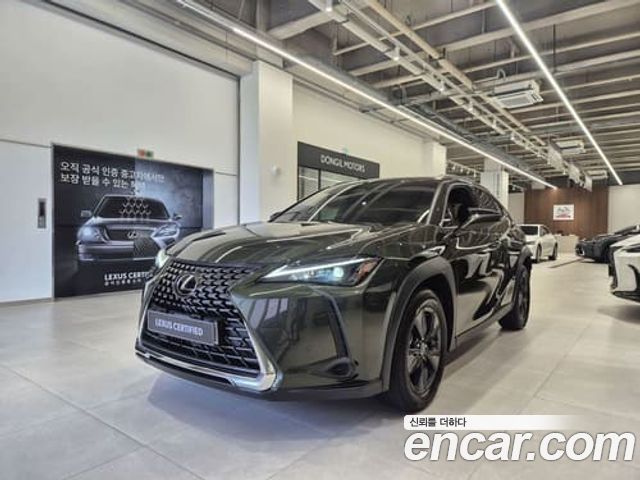Lexus UX 2.0 2WD — пробег 5 017 км — фото 1 из 5