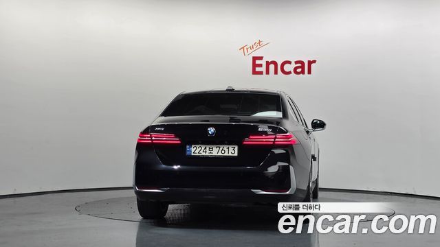 BMW 5-Series 530i xDrive — пробег 46 800 км — фото 4 из 5