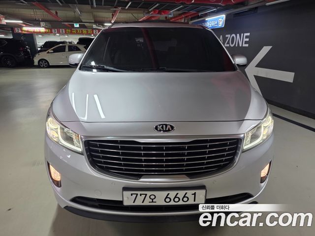 Kia Carnival 11-seater Noblesse — пробег 126 000 км — фото 3 из 5