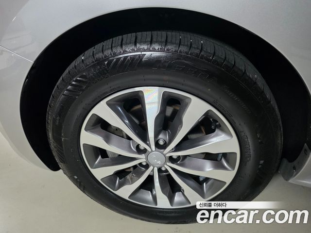 Kia Carnival 11-seater Noblesse — пробег 126 000 км — фото 5 из 5
