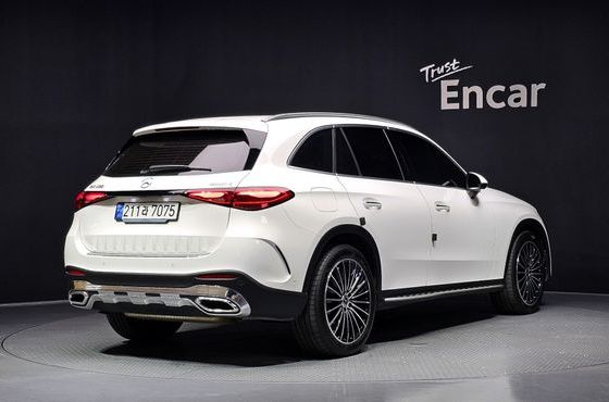 Mercedes-Benz GLC-Class GLC300 4MATIC AMG Line — пробег 25 893 км — фото 2 из 5