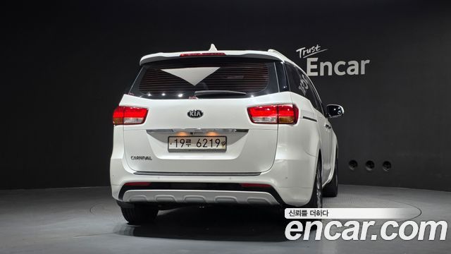 Kia Carnival из Кореи Encar