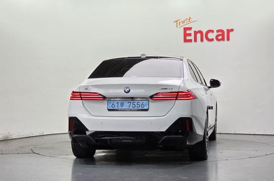 BMW i5 xDrive 40 M Sport — пробег 22 724 км — фото 4 из 5