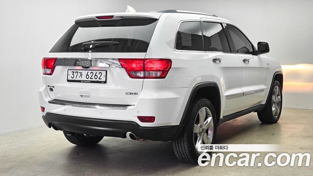 Jeep Cherokee 3.0 Diesel Overland WK2 — пробег 158 705 км — фото 2 из 5