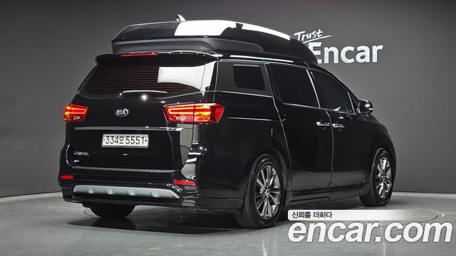 Kia Carnival 9-Seater Hi-Limousine Noblesse Special — пробег 121 131 км — фото 2 из 5