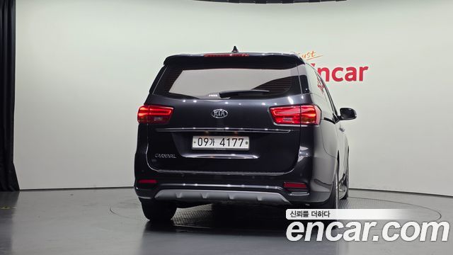 Kia Carnival из Кореи Encar
