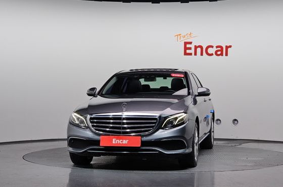 Mercedes-Benz E-Class E220d 4MATIC Exclusive — пробег 98 692 км — фото 3 из 5