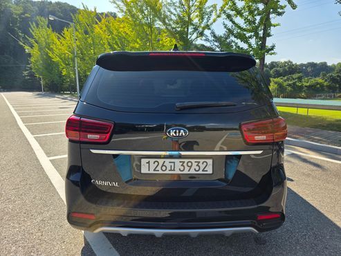 Kia Carnival 9-Seater Luxury — пробег 91 247 км — фото 4 из 5