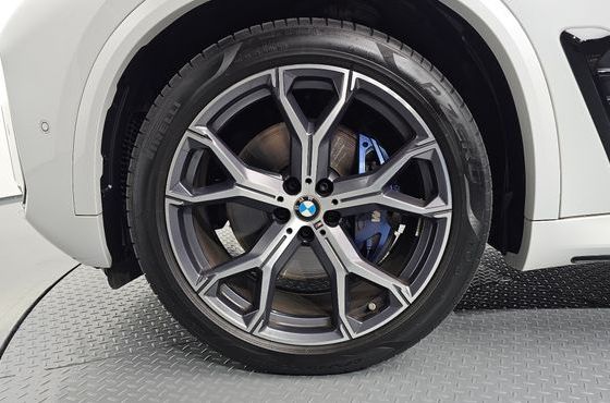 BMW X5 xDrive 40i M Sport — пробег 27 894 км — фото 5 из 5