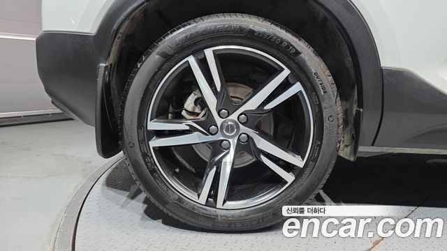 Volvo XC40 из Кореи Encar
